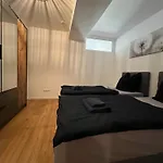 Traumhafte Business & Relax Direkt Im Stadtkern Oettingens By Elation Homes