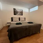Traumhafte Business & Relax Direkt Im Stadtkern Oettingens By Elation Homes